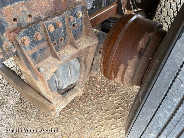 image for item FT6759 2000 Freightliner FL112 dump truck