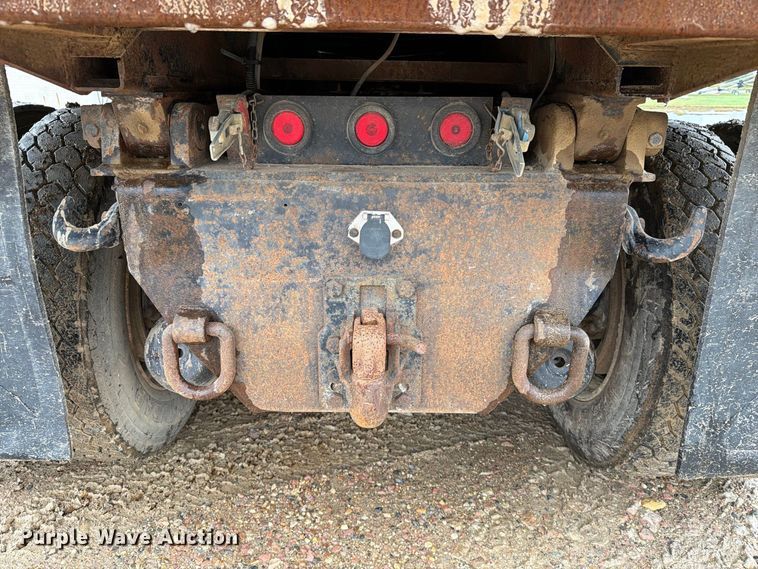 image for item FT6759 2000 Freightliner FL112 dump truck