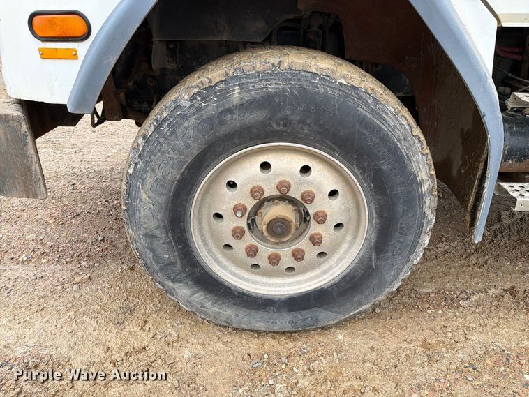 image for item FT6759 2000 Freightliner FL112 dump truck