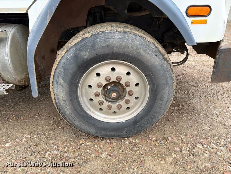 image for item FT6759 2000 Freightliner FL112 dump truck