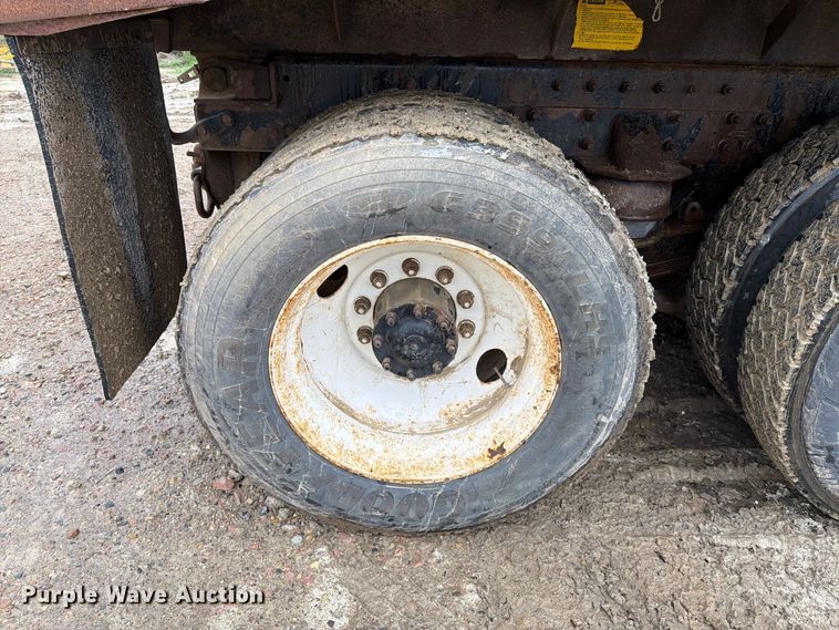 image for item FT6759 2000 Freightliner FL112 dump truck