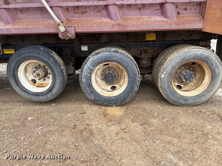 image for item FT6759 2000 Freightliner FL112 dump truck