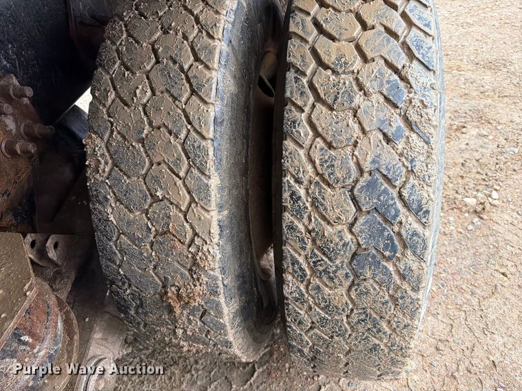 image for item FT6759 2000 Freightliner FL112 dump truck