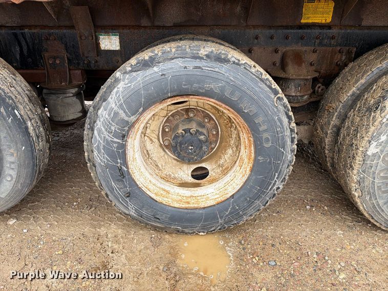 image for item FT6759 2000 Freightliner FL112 dump truck