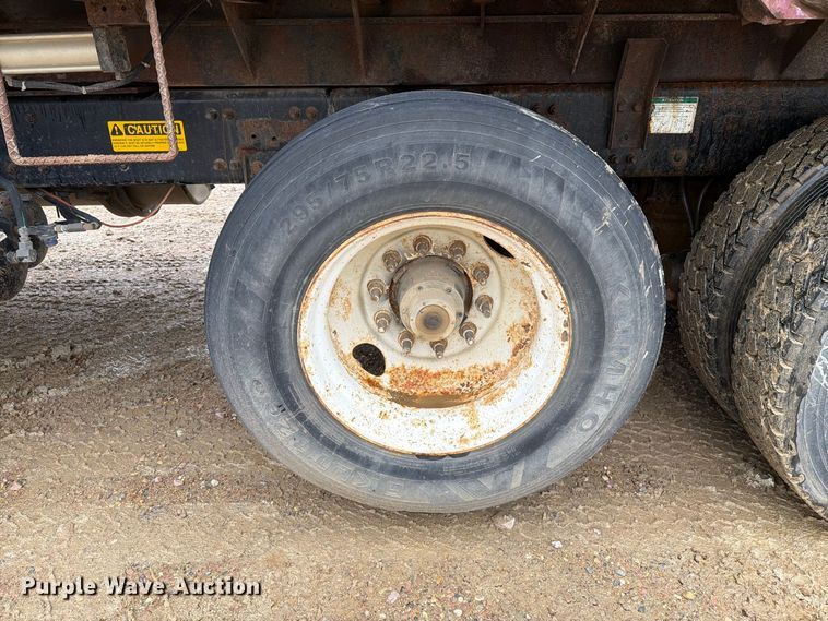 image for item FT6759 2000 Freightliner FL112 dump truck