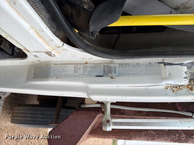 image for item FT6759 2000 Freightliner FL112 dump truck