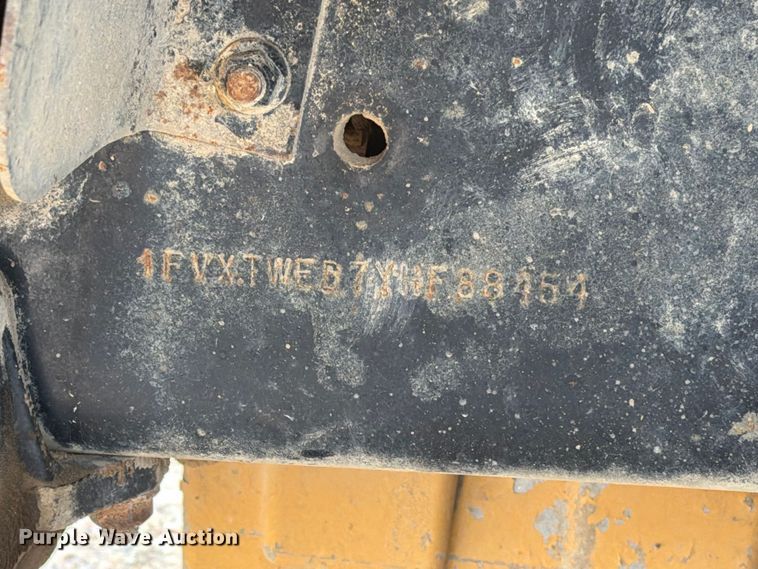 image for item FT6759 2000 Freightliner FL112 dump truck