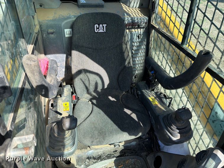 image for item FT6827 2018 Caterpillar 299D2 tracked skid steer loader