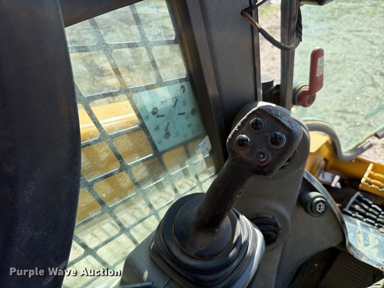 image for item FT6827 2018 Caterpillar 299D2 tracked skid steer loader