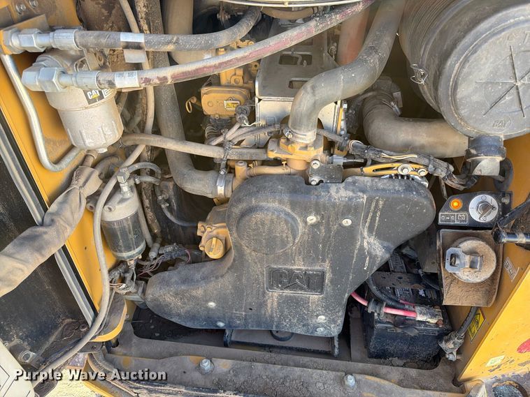 image for item FT6827 2018 Caterpillar 299D2 tracked skid steer loader