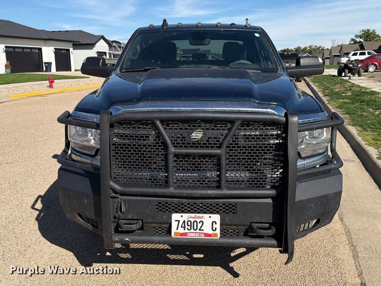 image for item FT6828 2022 RAM 3500 Crew Cab pickup truck