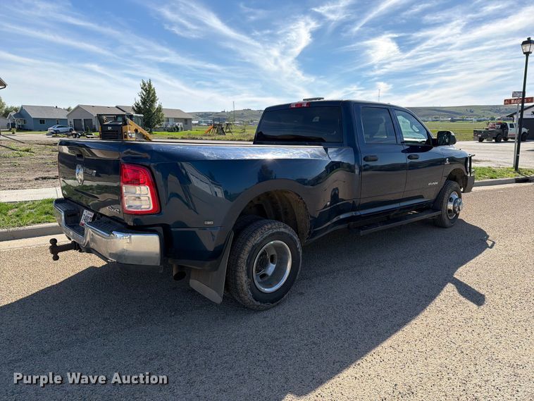 image for item FT6828 2022 RAM 3500 Crew Cab pickup truck