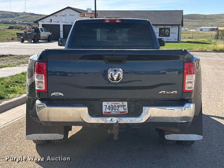 image for item FT6828 2022 RAM 3500 Crew Cab pickup truck