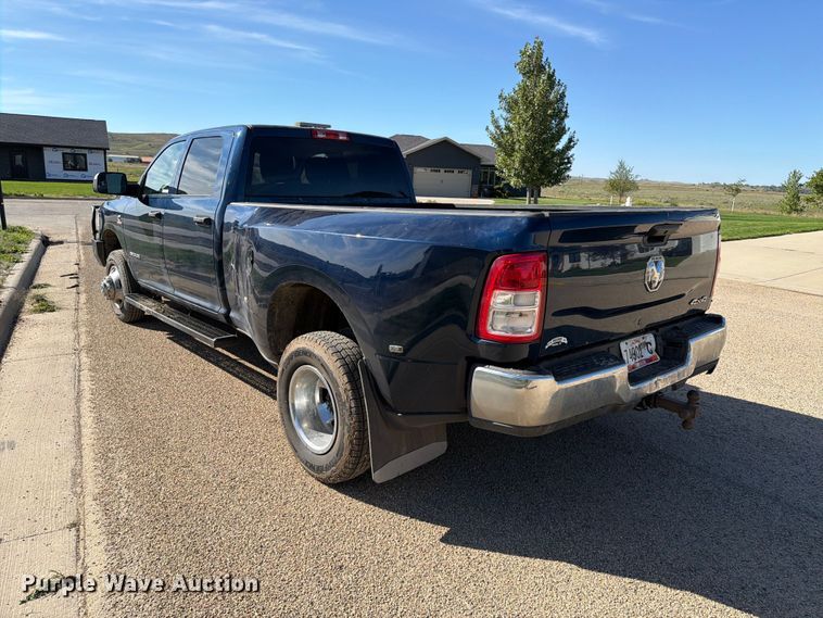 image for item FT6828 2022 RAM 3500 Crew Cab pickup truck