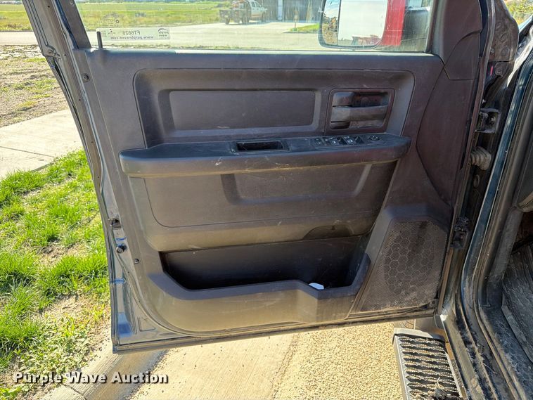 image for item FT6828 2022 RAM 3500 Crew Cab pickup truck