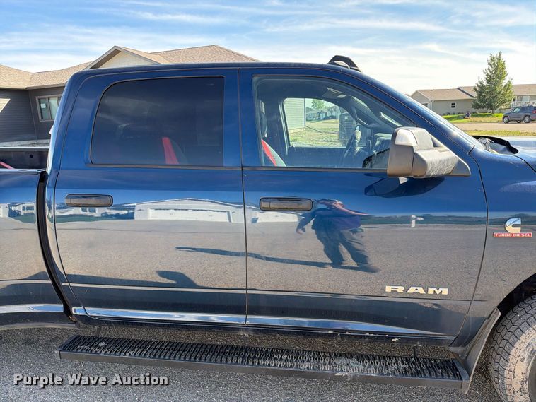 image for item FT6828 2022 RAM 3500 Crew Cab pickup truck