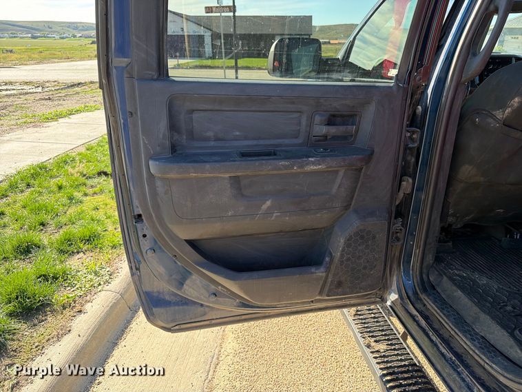 image for item FT6828 2022 RAM 3500 Crew Cab pickup truck