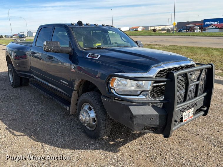 image for item FT6829 2022 RAM 3500 Crew Cab pickup truck