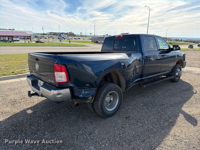 image for item FT6829 2022 RAM 3500 Crew Cab pickup truck