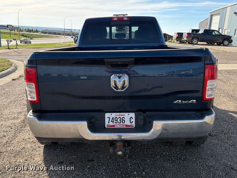 image for item FT6829 2022 RAM 3500 Crew Cab pickup truck