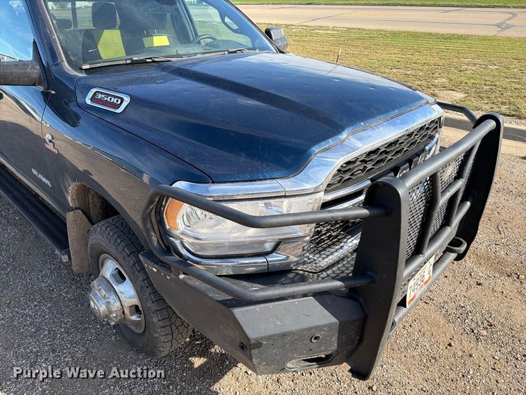 image for item FT6829 2022 RAM 3500 Crew Cab pickup truck