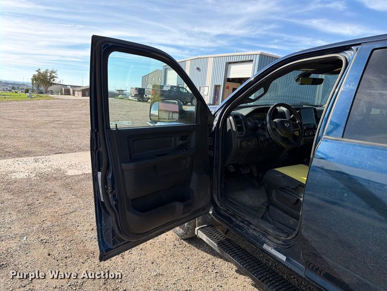 image for item FT6829 2022 RAM 3500 Crew Cab pickup truck