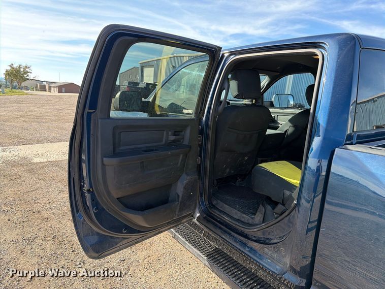 image for item FT6829 2022 RAM 3500 Crew Cab pickup truck