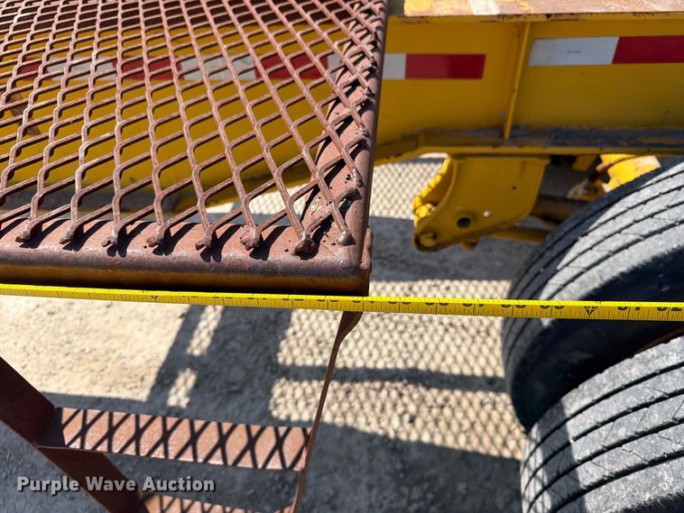 image for item FT8009 1989 Great Lakes Mfg drop deck trailer