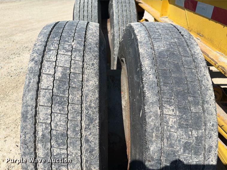 image for item FT8009 1989 Great Lakes Mfg drop deck trailer