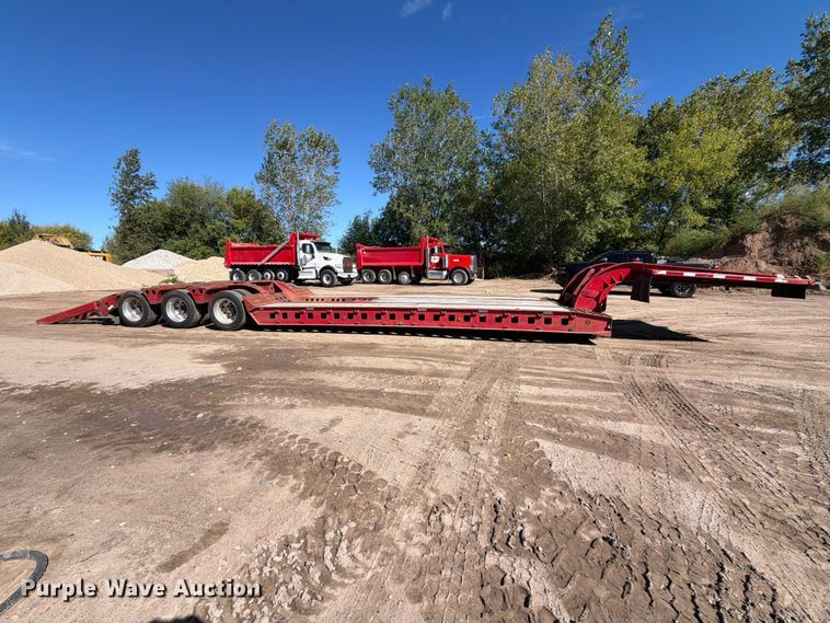 image for item FT8106 1995 Kalyn Siebert 69T3A lowboy equipment trailer