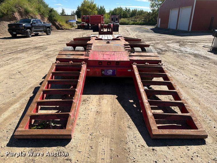 image for item FT8106 1995 Kalyn Siebert 69T3A lowboy equipment trailer