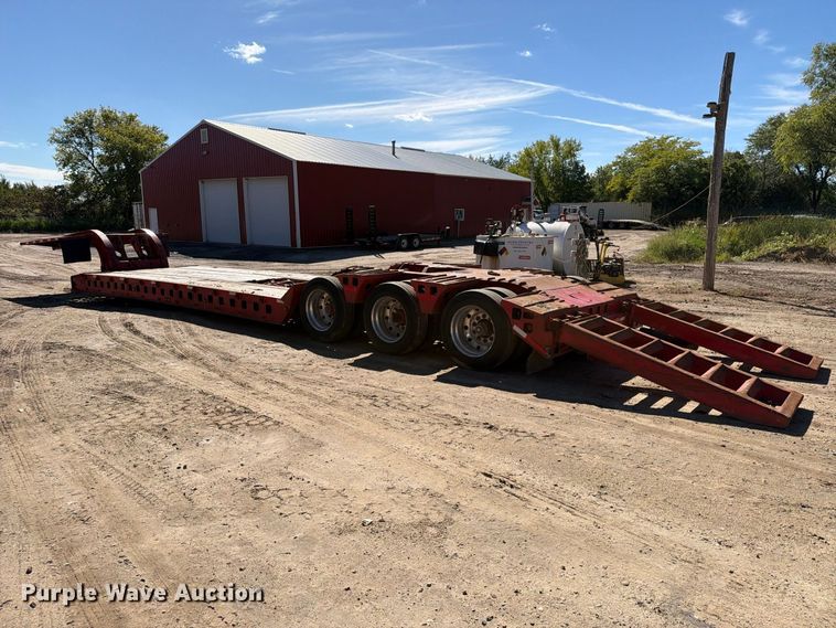 image for item FT8106 1995 Kalyn Siebert 69T3A lowboy equipment trailer