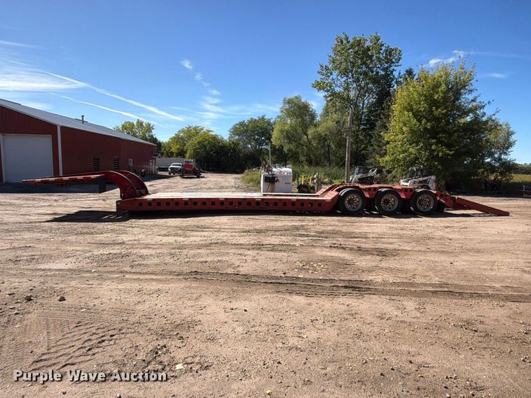 image for item FT8106 1995 Kalyn Siebert 69T3A lowboy equipment trailer