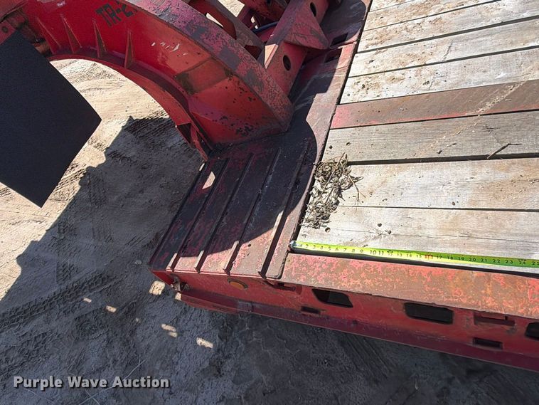 image for item FT8106 1995 Kalyn Siebert 69T3A lowboy equipment trailer