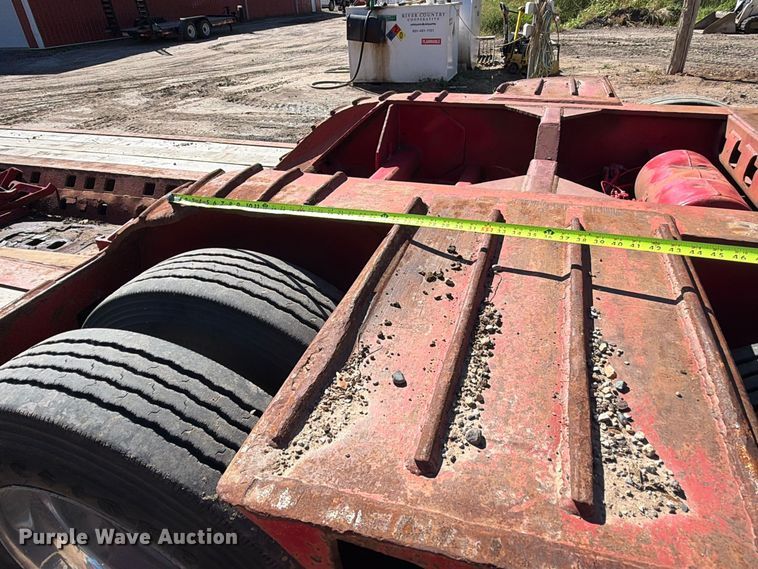 image for item FT8106 1995 Kalyn Siebert 69T3A lowboy equipment trailer