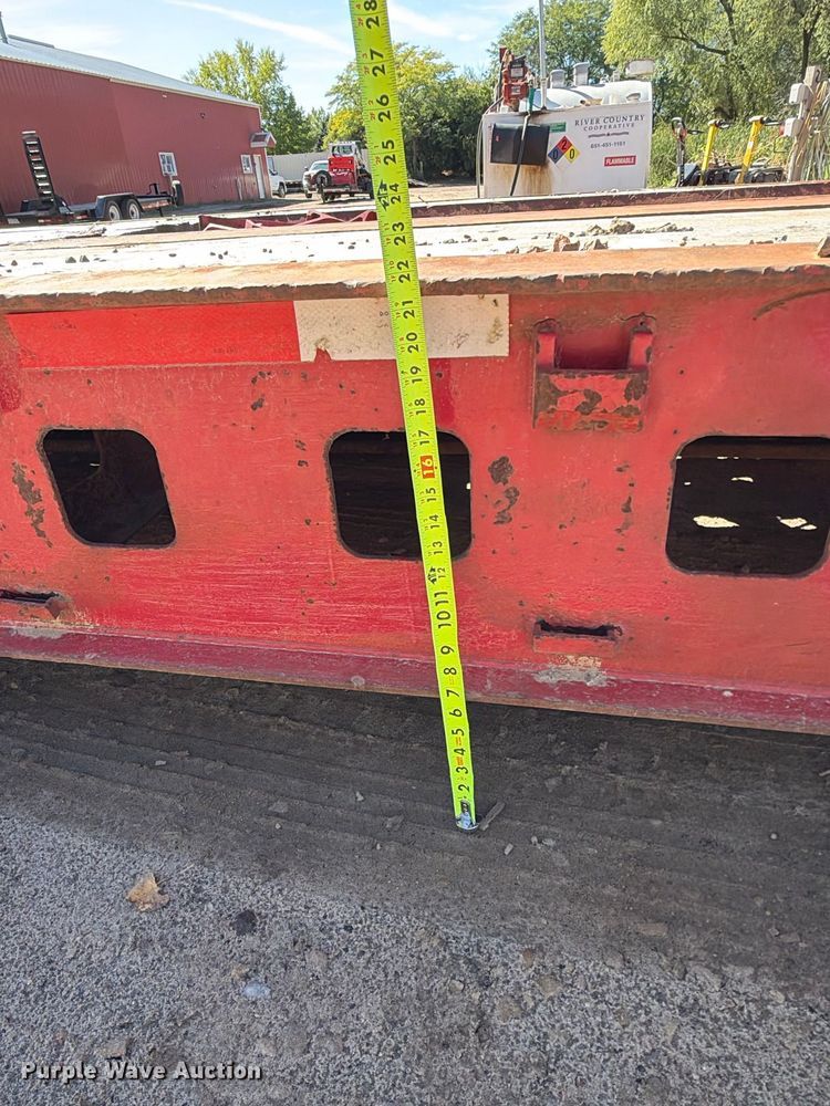 image for item FT8106 1995 Kalyn Siebert 69T3A lowboy equipment trailer