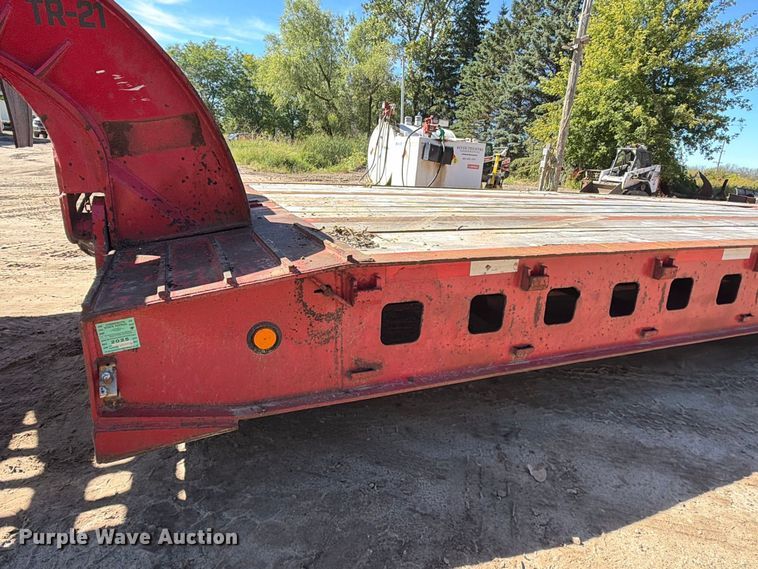 image for item FT8106 1995 Kalyn Siebert 69T3A lowboy equipment trailer