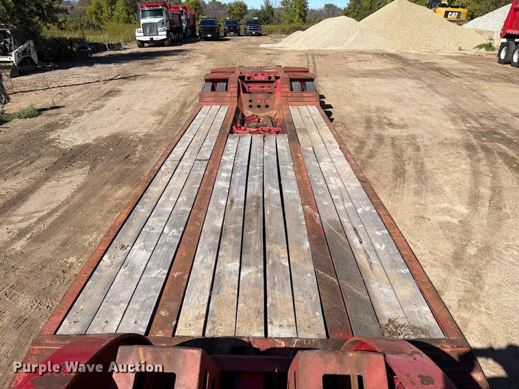 image for item FT8106 1995 Kalyn Siebert 69T3A lowboy equipment trailer