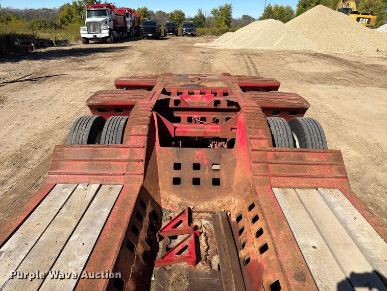 image for item FT8106 1995 Kalyn Siebert 69T3A lowboy equipment trailer