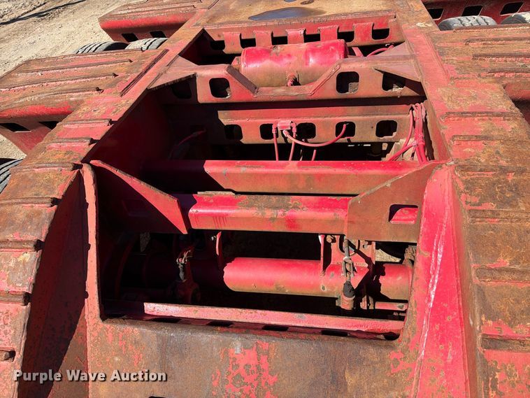 image for item FT8106 1995 Kalyn Siebert 69T3A lowboy equipment trailer