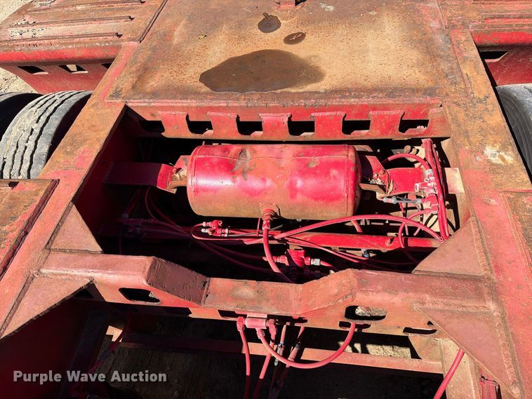 image for item FT8106 1995 Kalyn Siebert 69T3A lowboy equipment trailer