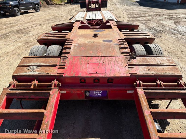 image for item FT8106 1995 Kalyn Siebert 69T3A lowboy equipment trailer