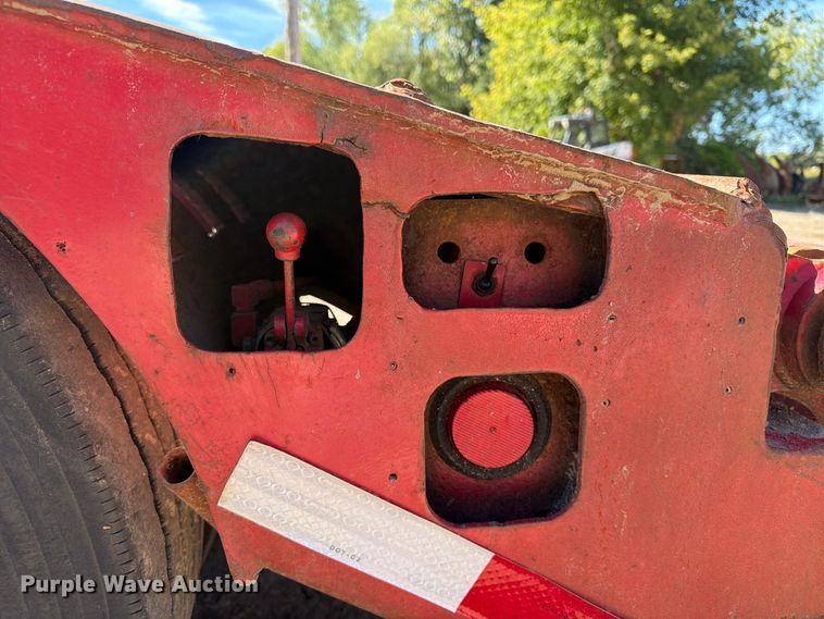 image for item FT8106 1995 Kalyn Siebert 69T3A lowboy equipment trailer