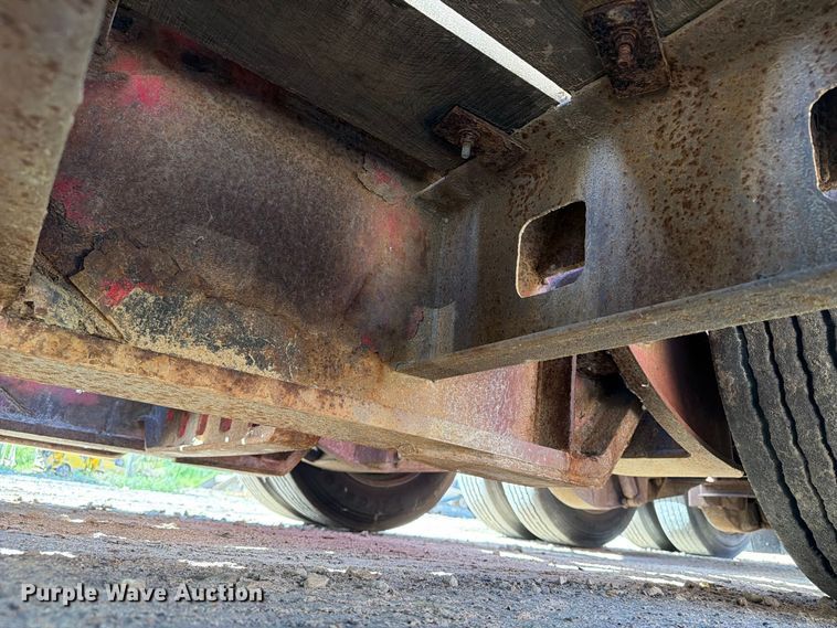 image for item FT8106 1995 Kalyn Siebert 69T3A lowboy equipment trailer