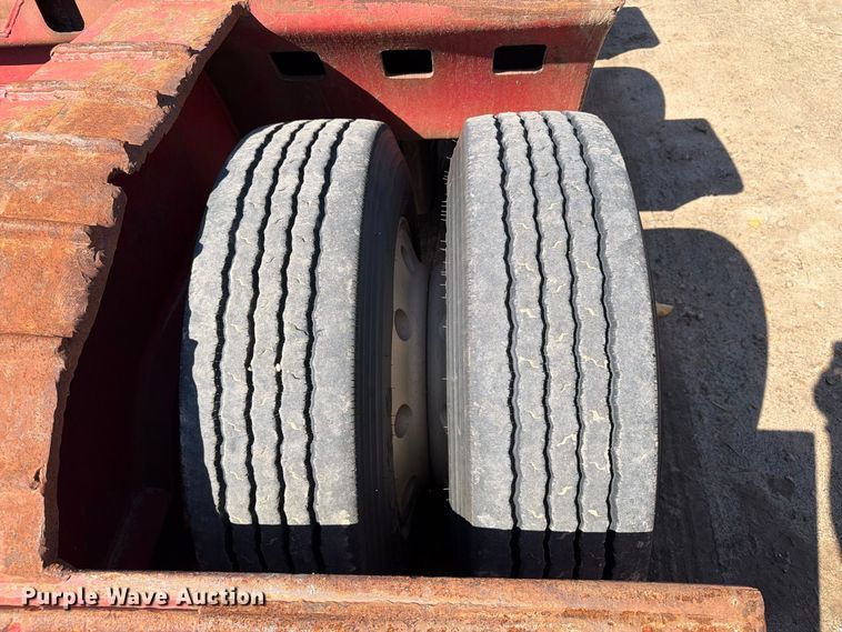 image for item FT8106 1995 Kalyn Siebert 69T3A lowboy equipment trailer