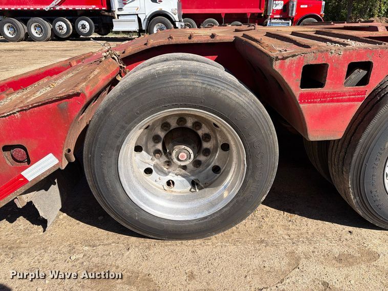 image for item FT8106 1995 Kalyn Siebert 69T3A lowboy equipment trailer
