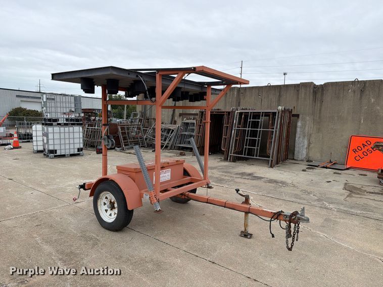 image for item FT8112 2003 Ver-Mac ST-4825 arrow board trailer