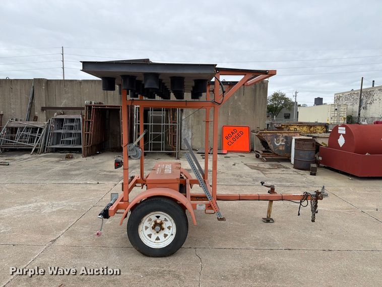 image for item FT8112 2003 Ver-Mac ST-4825 arrow board trailer