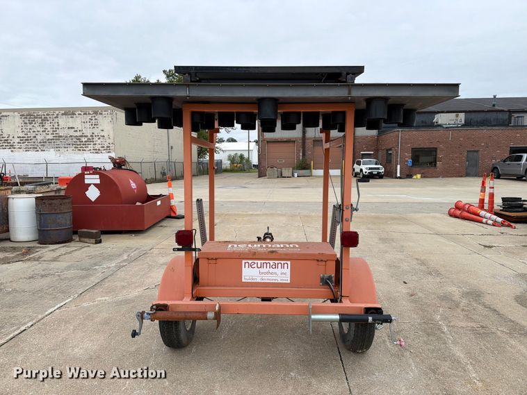 image for item FT8112 2003 Ver-Mac ST-4825 arrow board trailer