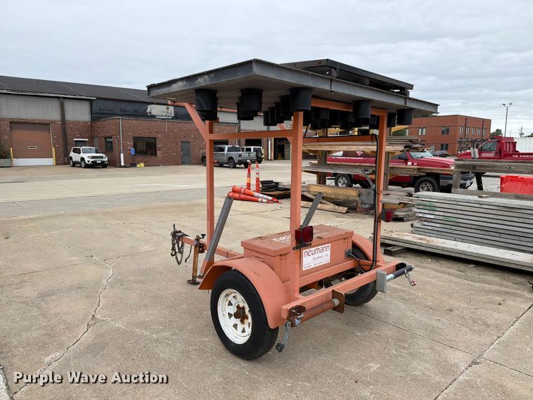 image for item FT8112 2003 Ver-Mac ST-4825 arrow board trailer